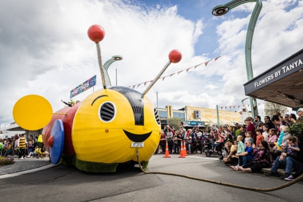 Blossom Parade 600x400